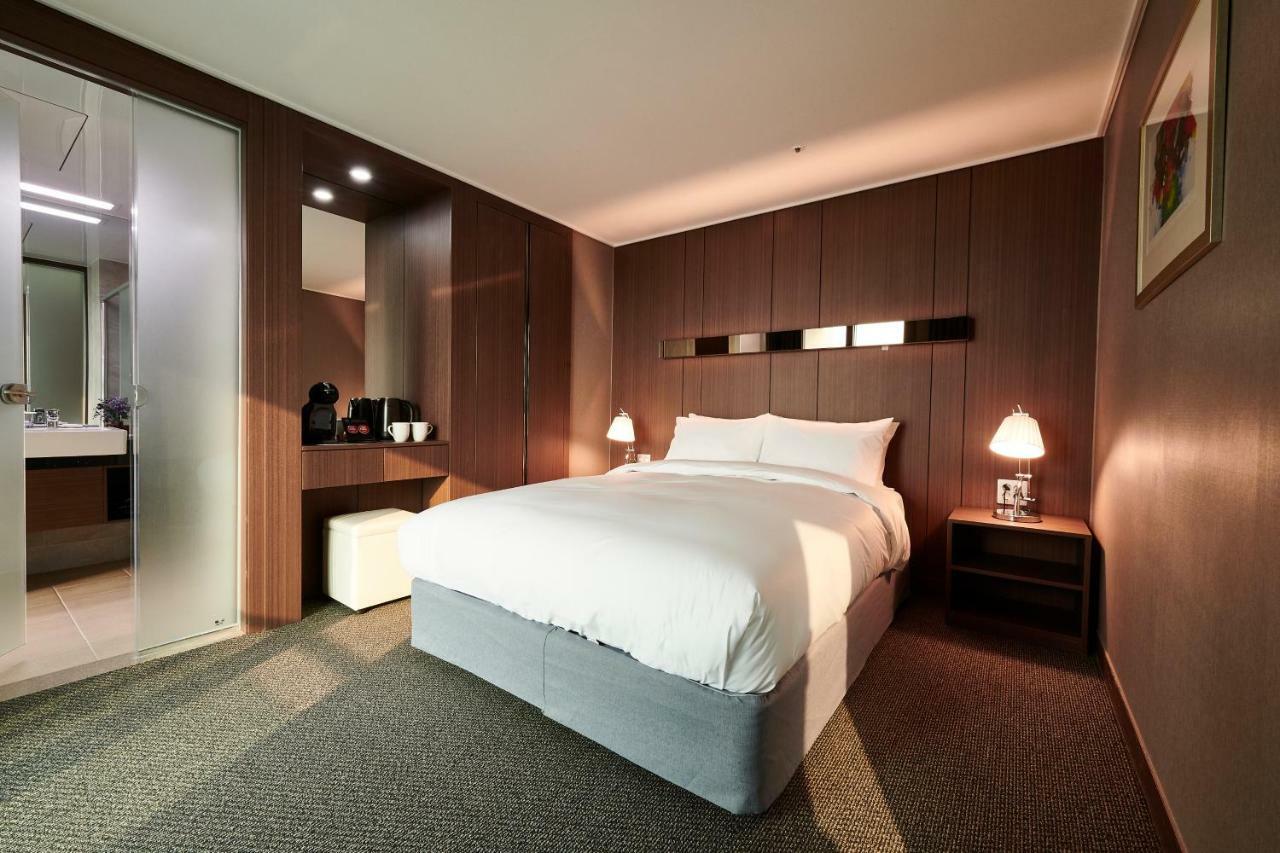 New Raon Stay Чинджу Экстерьер фото